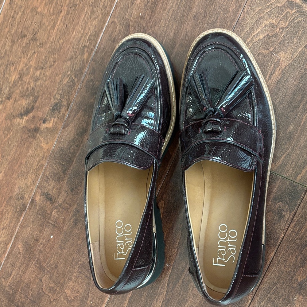 Franco Sarto women’s burgandyTassel Loafers